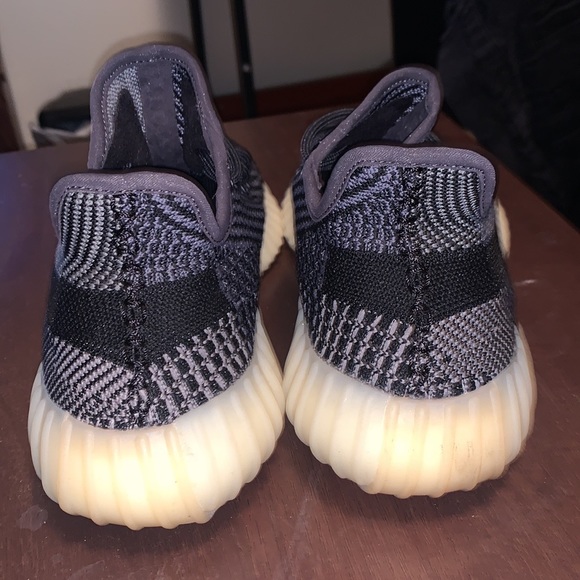 Yeezy main image 7